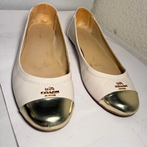 Coach Women's Cream and Gold Cap Toe Flats